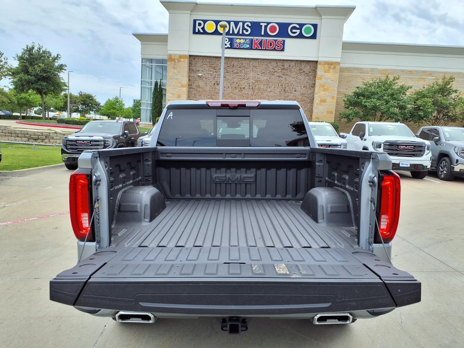 2026 GMC Sierra 1500 AT4 Crew Cab Short Box 4WD
