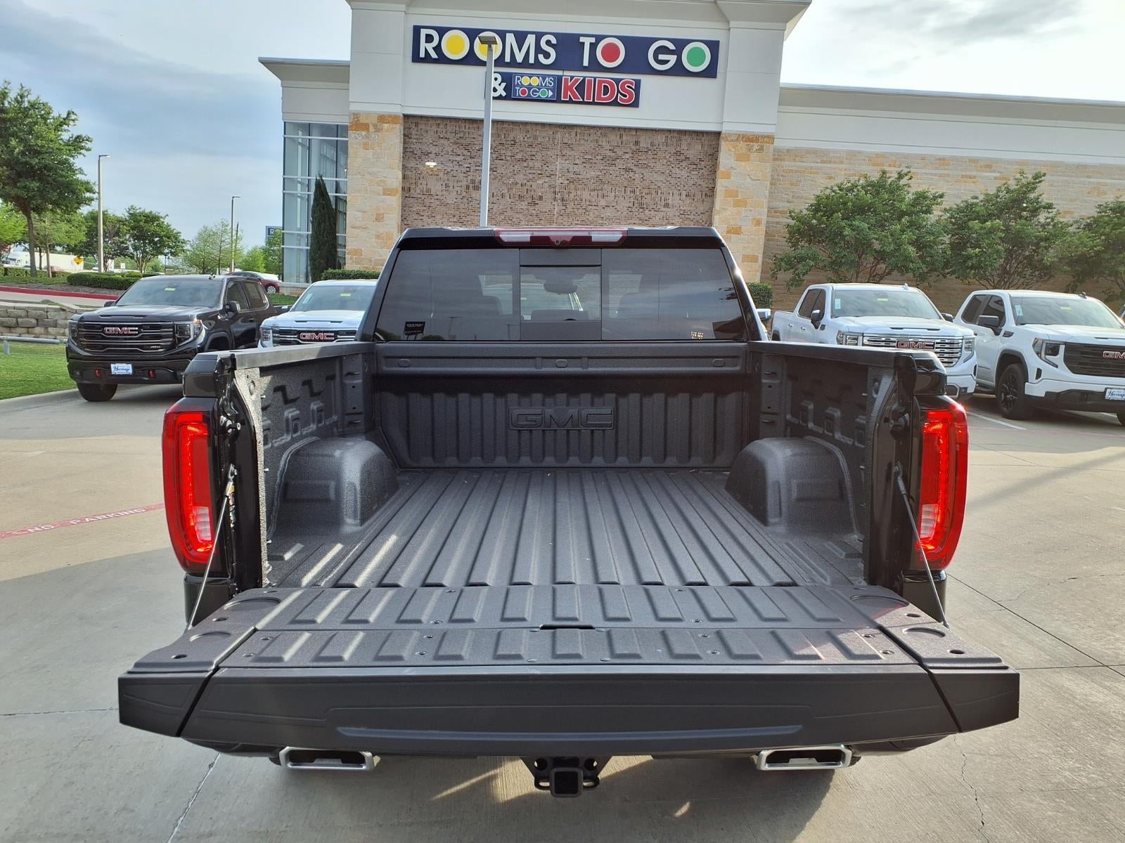 2026 GMC Sierra 1500 AT4 Crew Cab Short Box 4WD