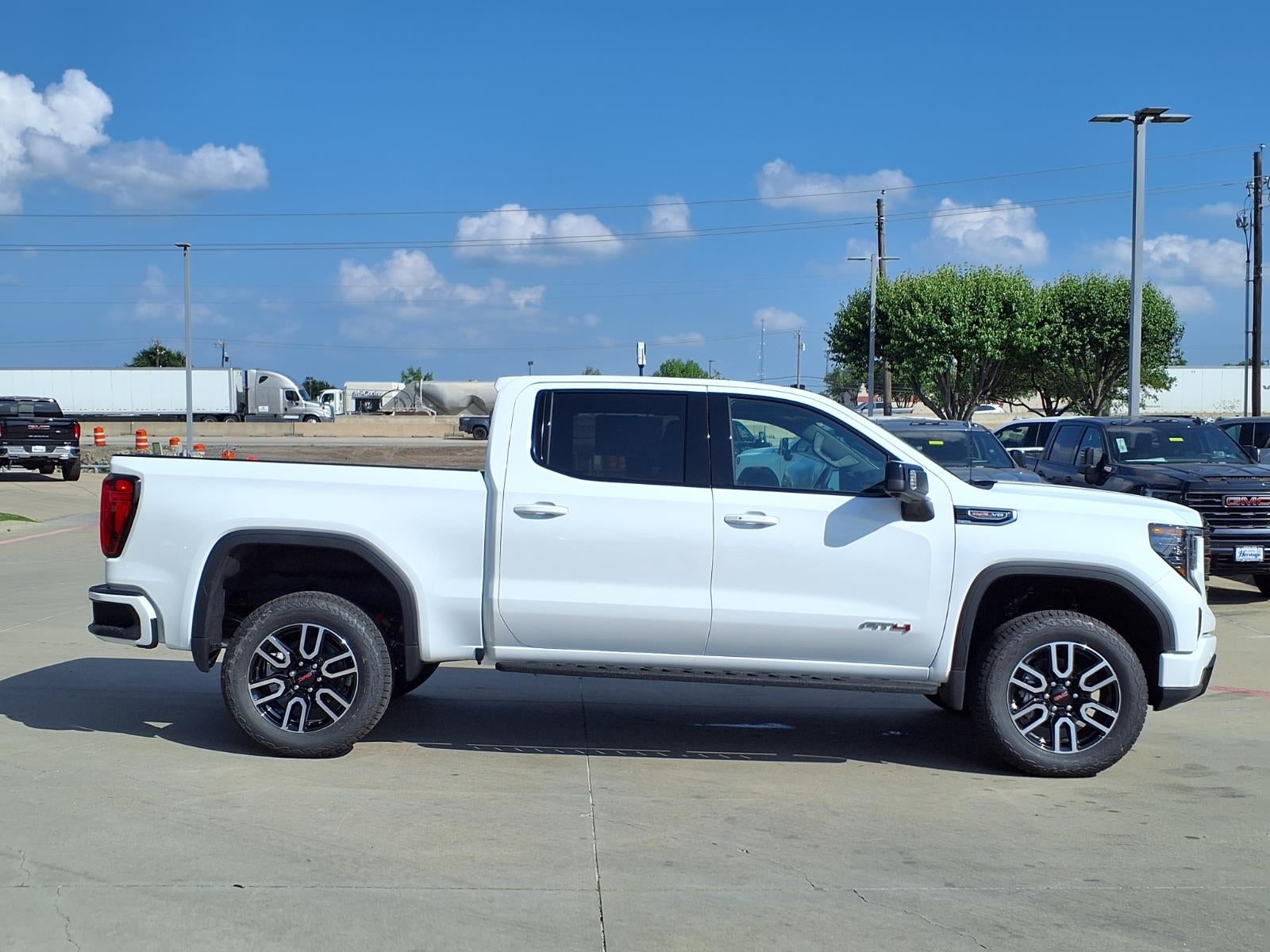 2026 GMC Sierra 1500 AT4 Crew Cab Short Box 4WD