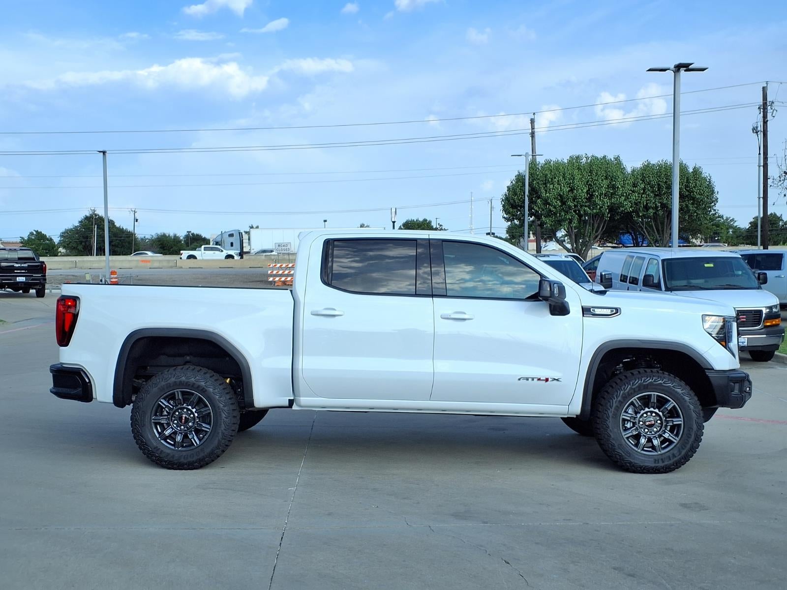 2026 GMC Sierra 1500 AT4X Crew Cab Short Box 4WD