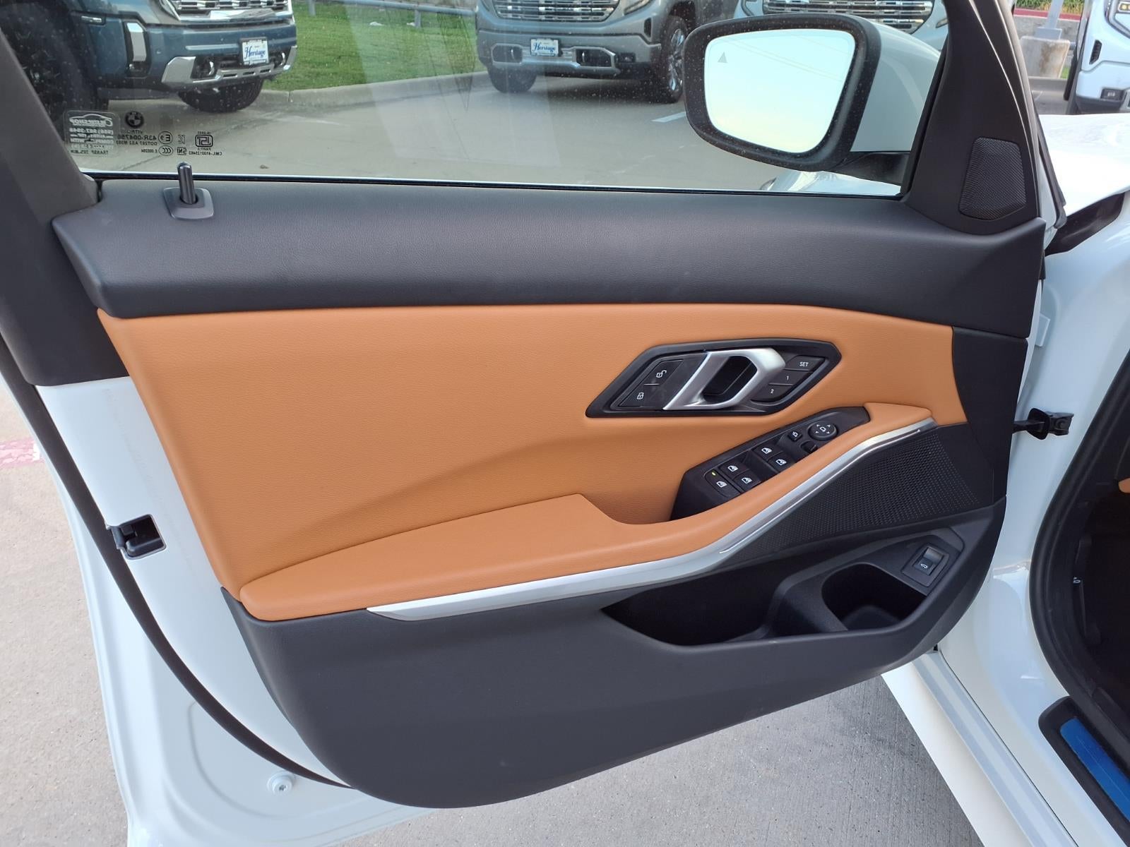 2025 BMW 330i 330i