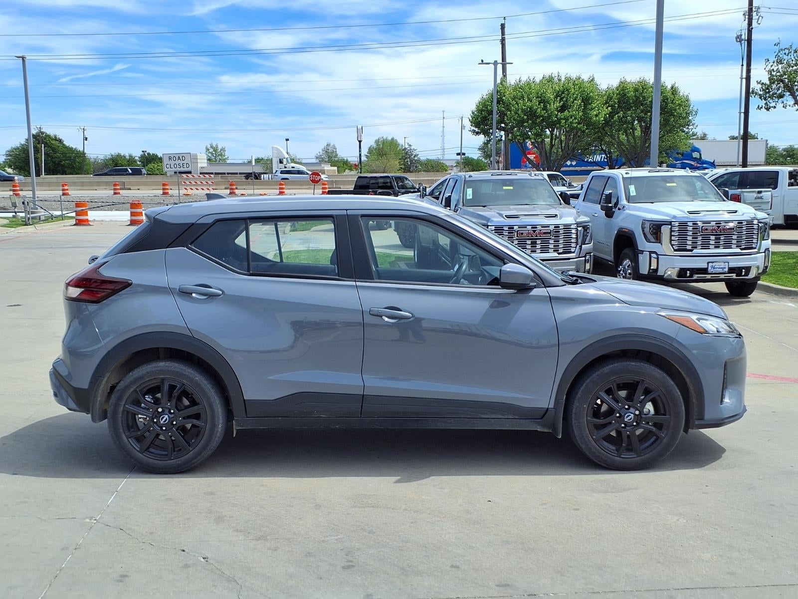 2022 Nissan Kicks SV
