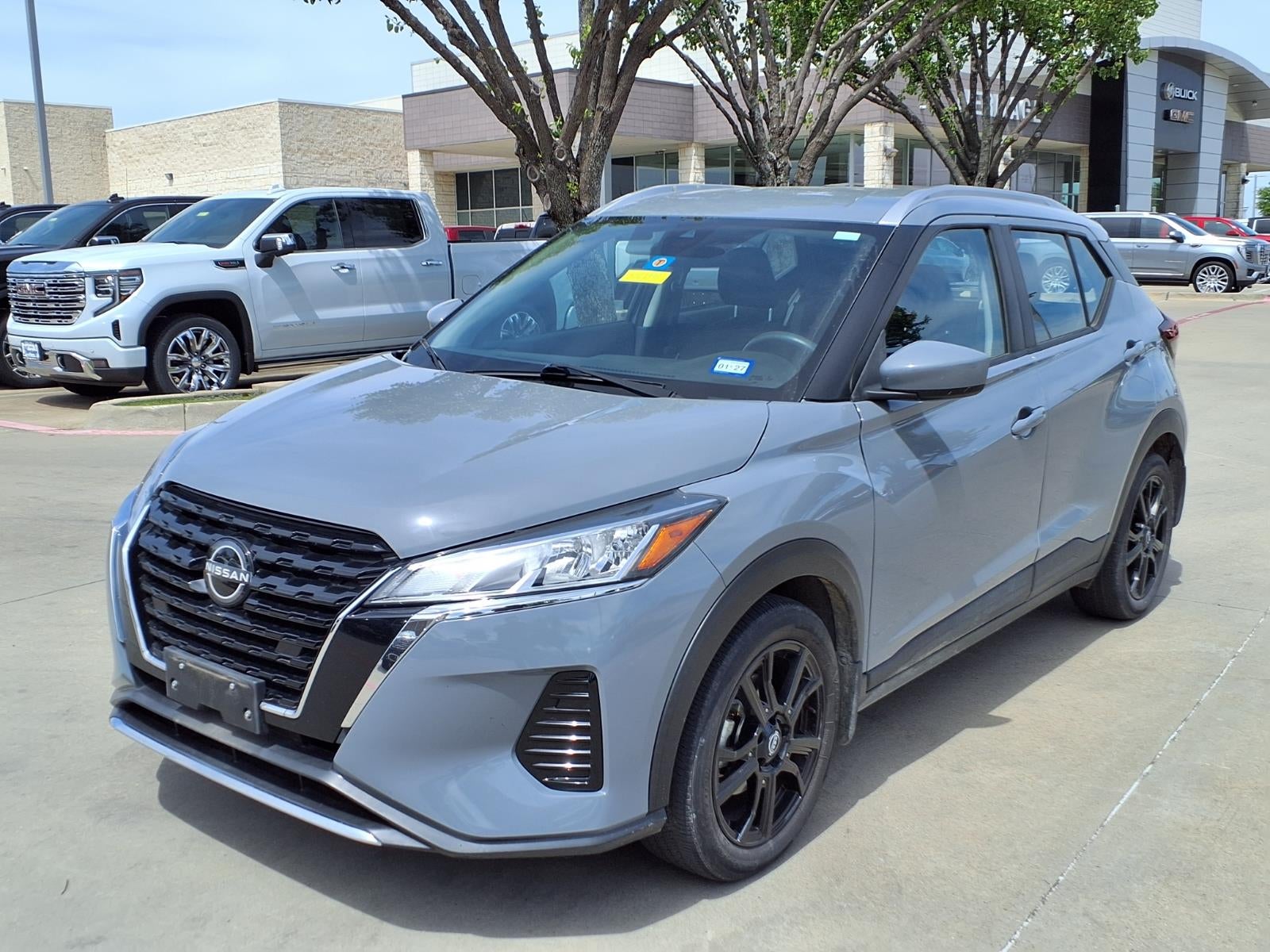 2022 Nissan Kicks SV