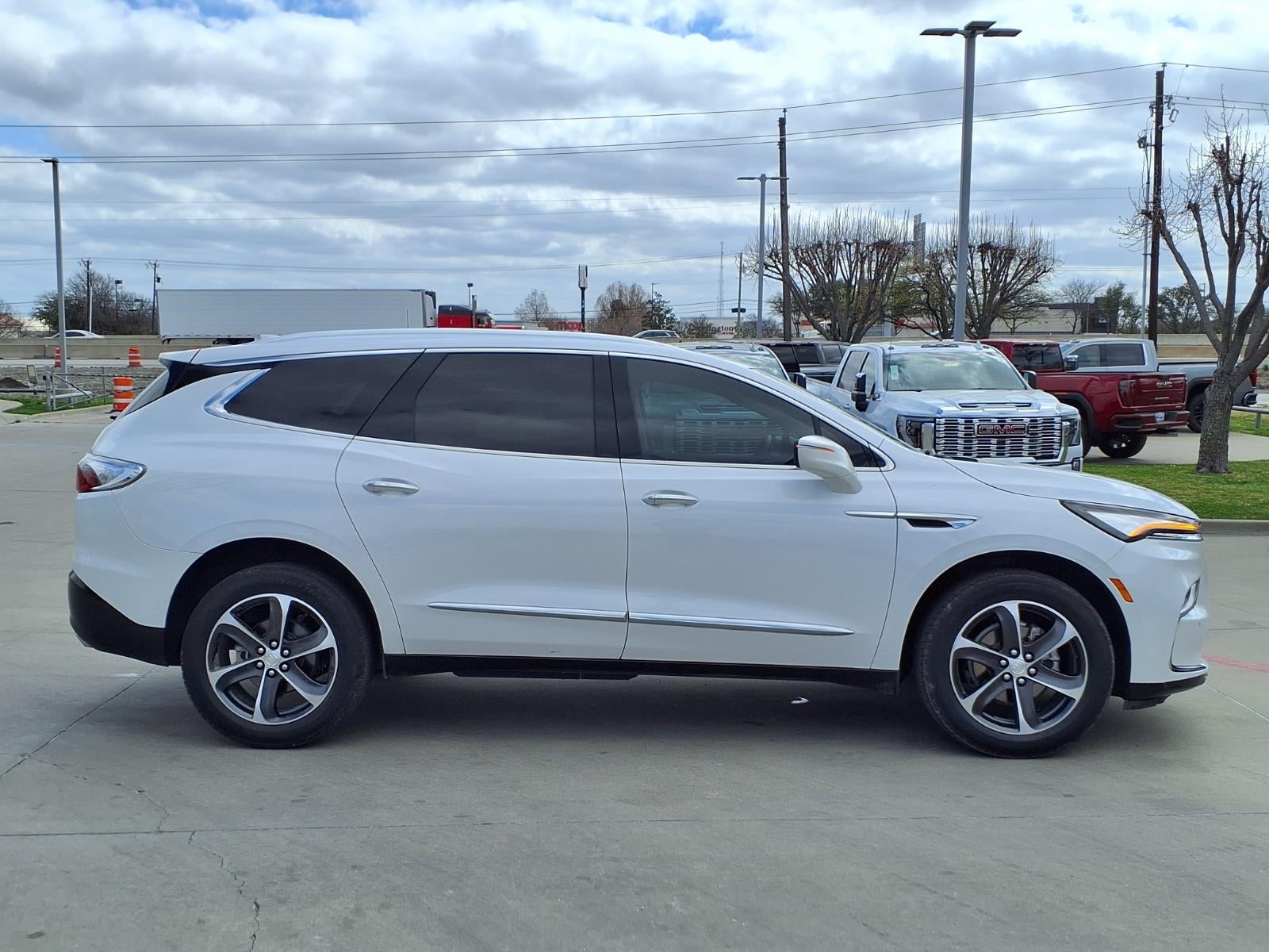 2022 Buick Enclave Essence