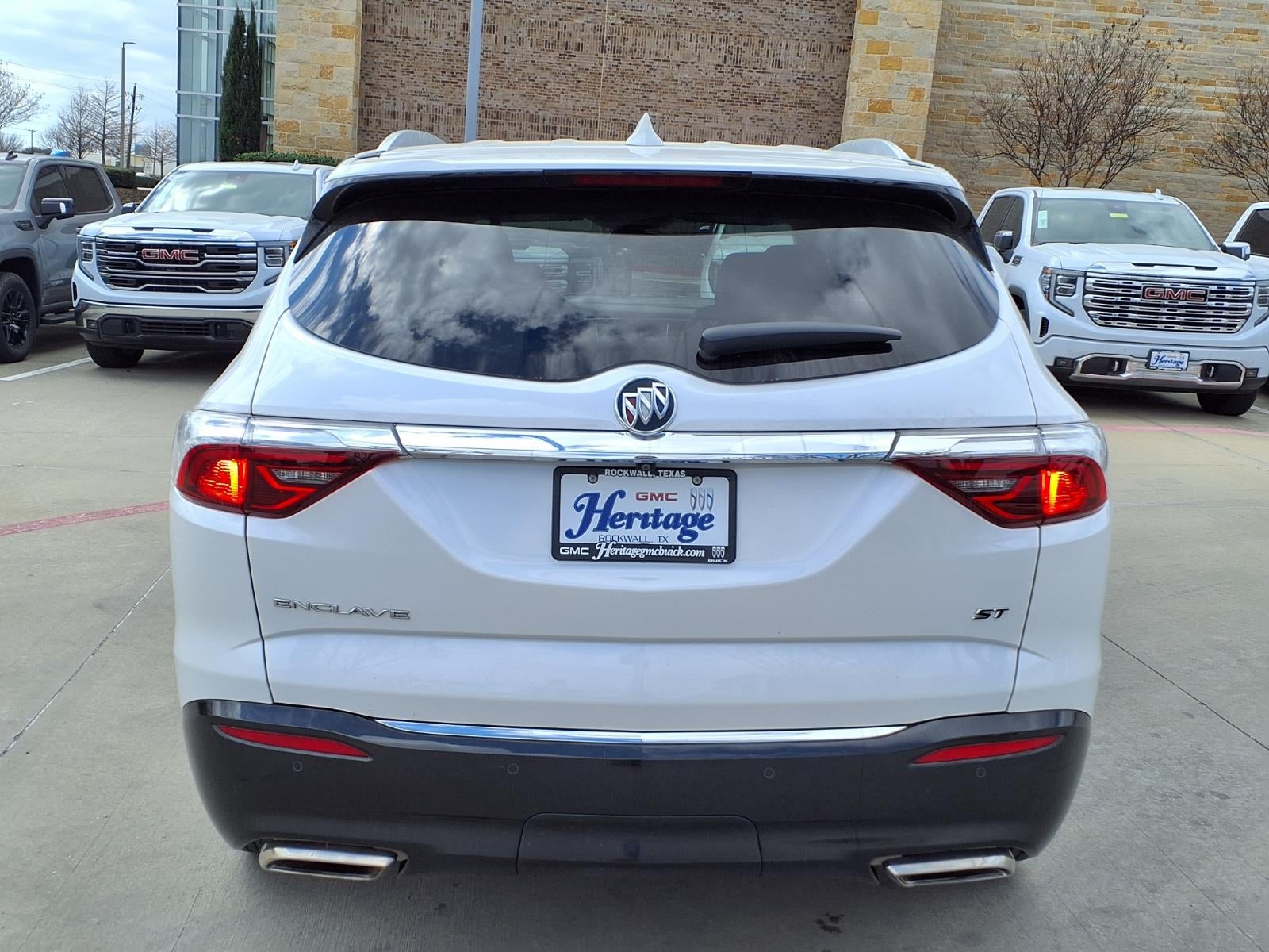 2022 Buick Enclave Essence