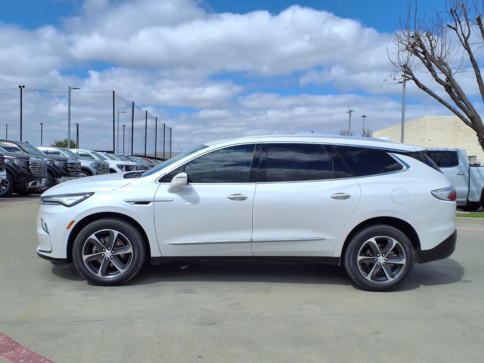 2022 Buick Enclave Essence