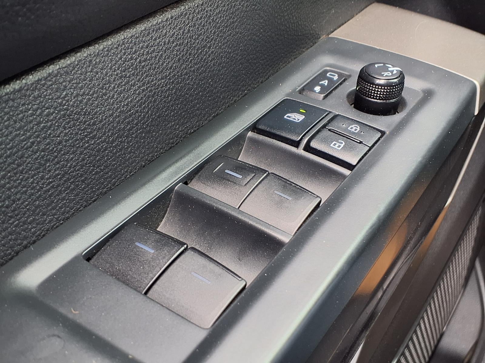 2022 Toyota Tundra 4WD SR5