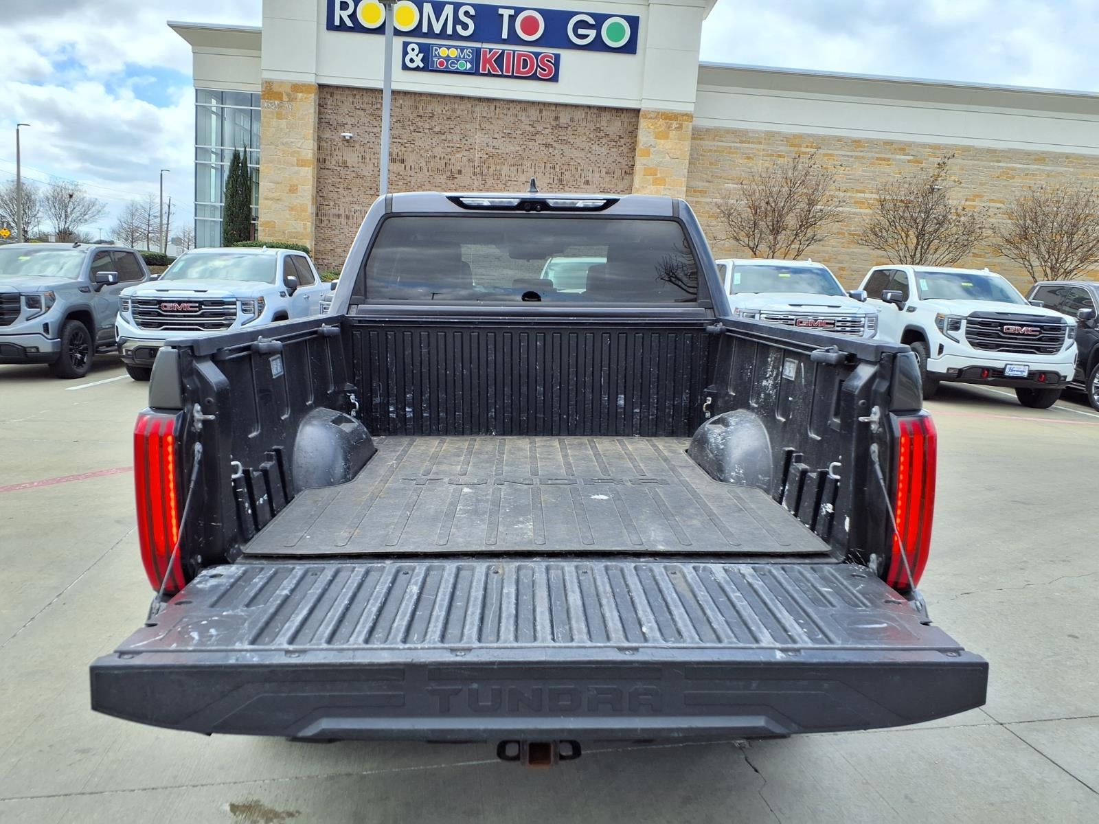 2022 Toyota Tundra 4WD SR5