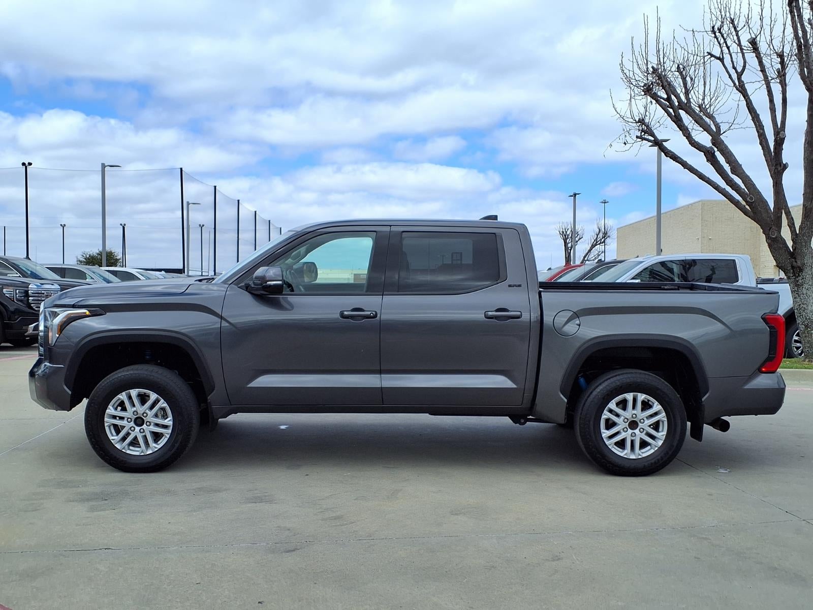 2022 Toyota Tundra 4WD SR5