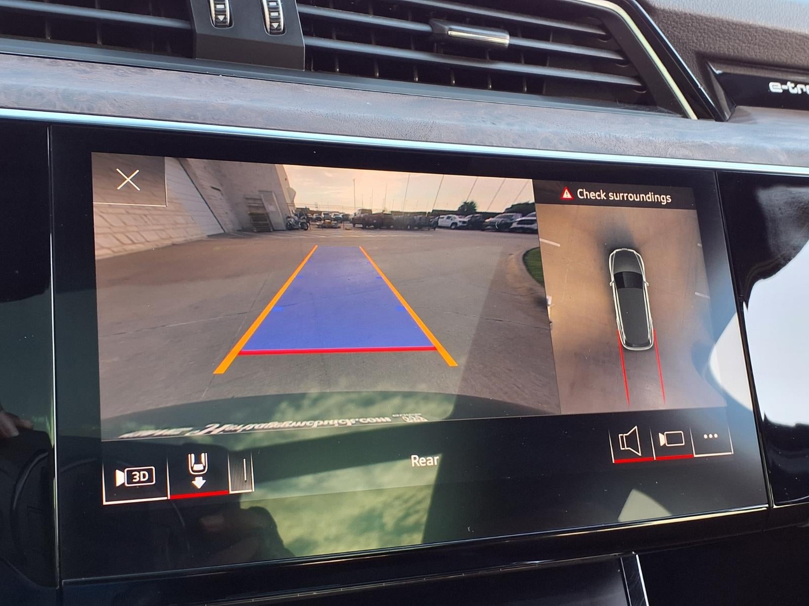 2022 Audi e-tron Premium Plus quattro