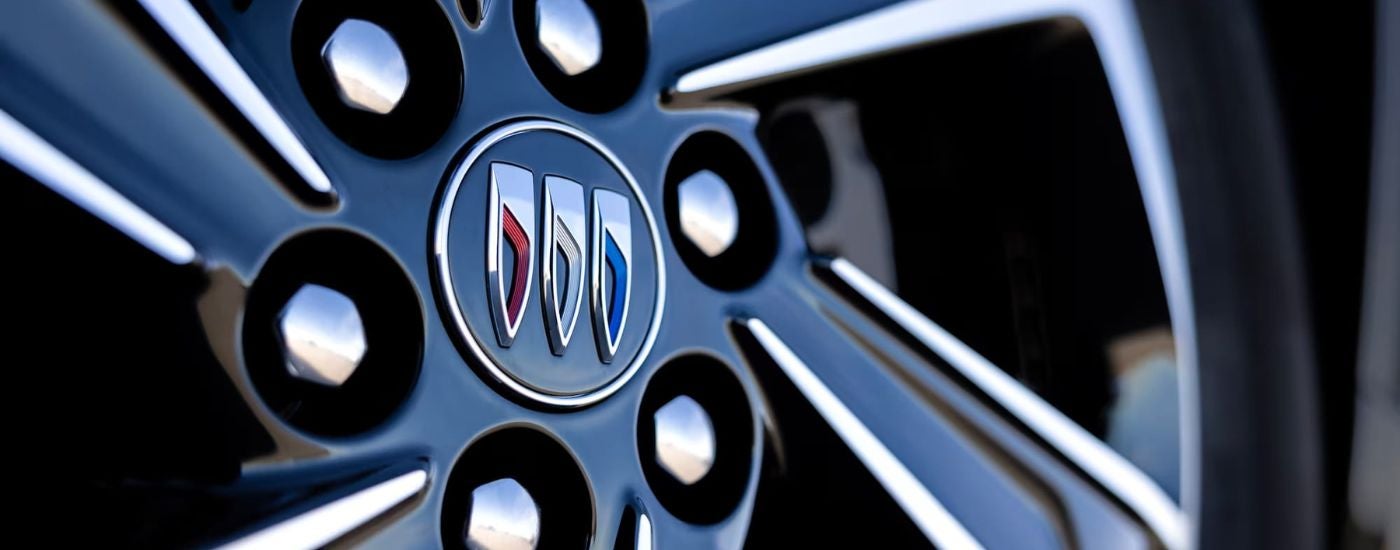 Close-up of the rim on a 2025 Buick Enclave from a dealer near Greenville